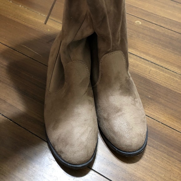 Ladies over the knee boots - Picture 2 of 4